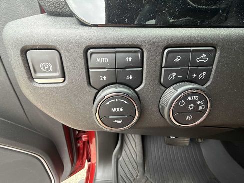 Certified 2023 Chevrolet Silverado 1500 LTZ w/ LTZ Premium Package AWD/4WD image 17