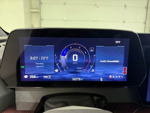 Used 2025 Chevrolet Traverse Z71 w/ Driver Confidence Package image 15