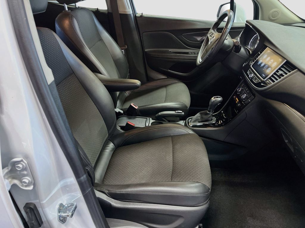 Used 2020 Buick Encore Preferred AWD/4WD image 25