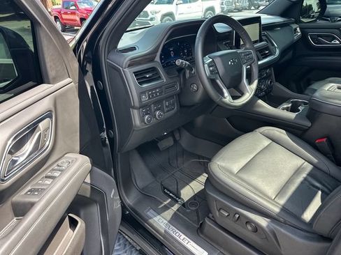 Used 2024 Chevrolet Tahoe Z71 w/ Luxury Package AWD/4WD image 12