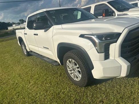 Used 2022 Toyota Tundra SR5 w/ Convenience Package RWD image 12