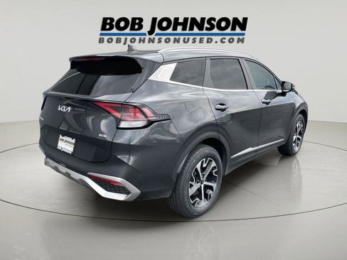 Used 2023 Kia Sportage EX image 3