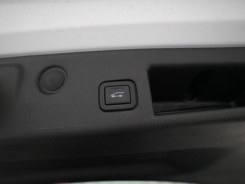 Certified 2024 Chevrolet Equinox LT FWD image 15
