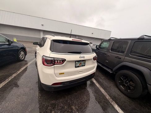 Used 2018 Jeep Compass Latitude w/ Popular Equipment Group image 7