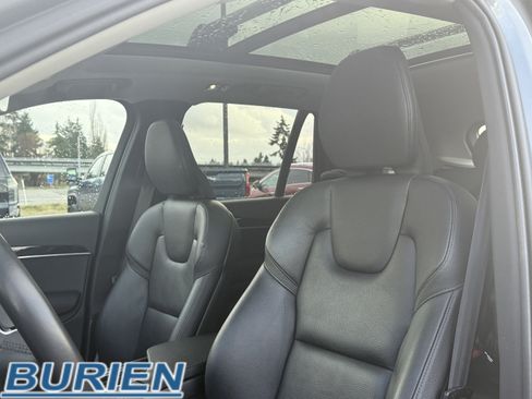 Used 2019 Volvo XC90 T6 Momentum w/ Advanced Package image 10