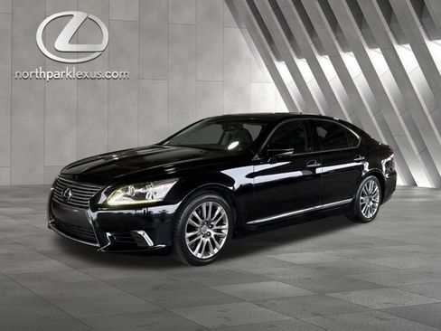 Used 2017 Lexus LS 460 image 3