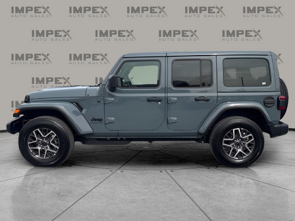 Used 2026 Jeep Wrangler Unlimited Sahara AWD/4WD image 2