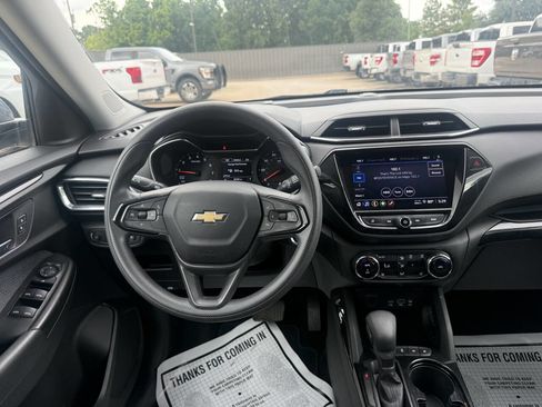 Used 2021 Chevrolet TrailBlazer LT w/ Convenience Package FWD image 21