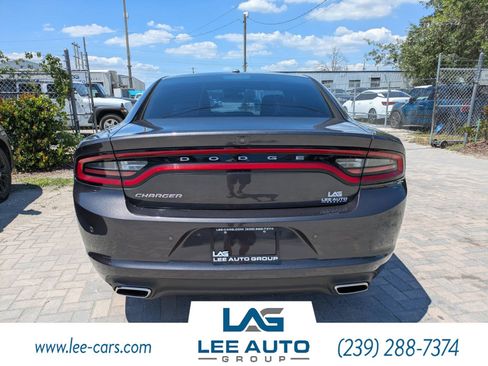 Used 2020 Dodge Charger SXT w/ Leather Interior Group RWD image 4