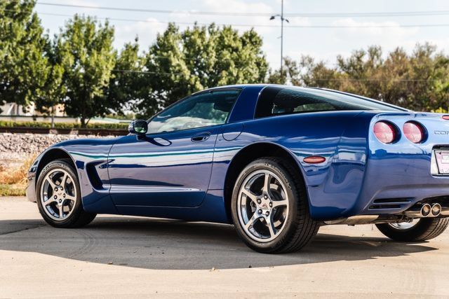 Used 2003 Chevrolet Corvette Coupe w/ Preferred Equipment Group RWD image 52