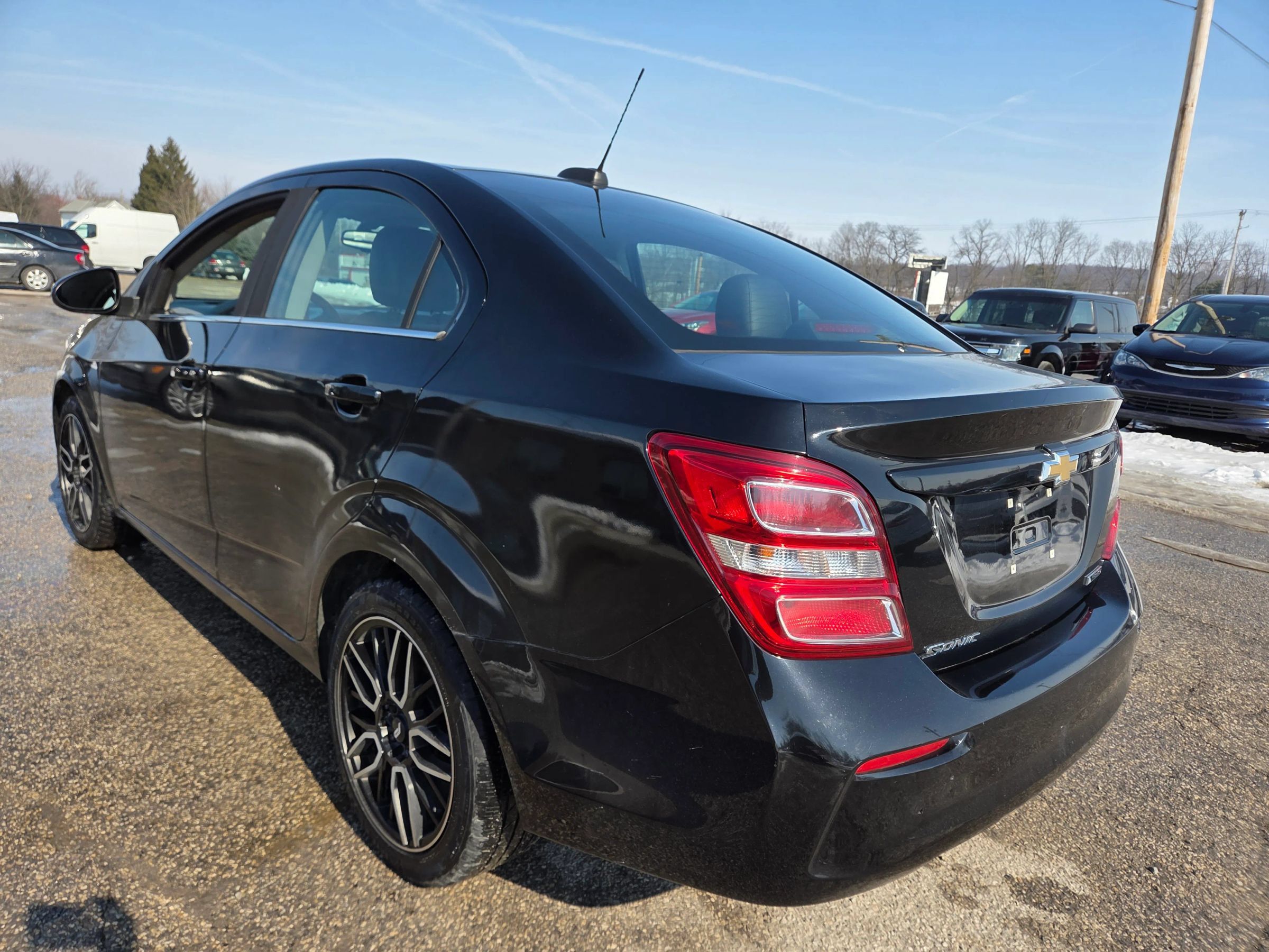 Used 2019 Chevrolet Sonic Premier FWD image 6