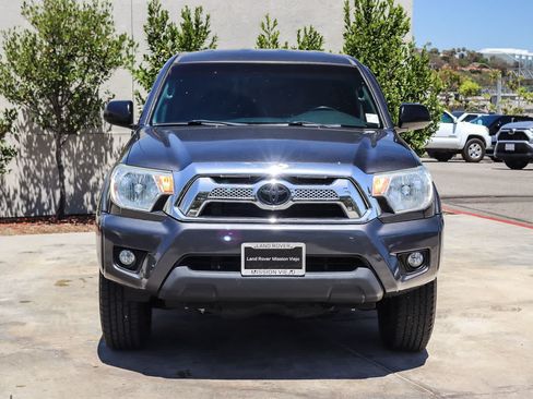Used 2015 Toyota Tacoma PreRunner w/ SR5 Package RWD image 2