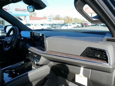 New 2026 Chevrolet Tahoe Premier image 9