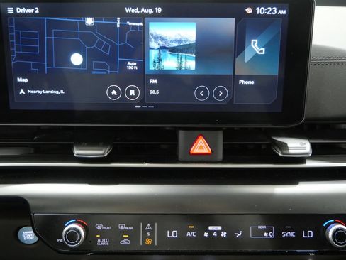 Used 2025 Kia Carnival FWD image 19