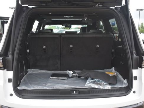 New 2026 Jeep Grand Wagoneer Limited AWD/4WD image 19