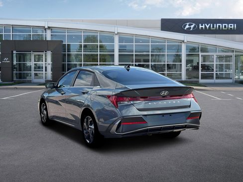 New 2026 Hyundai Elantra SEL Sport FWD image 5