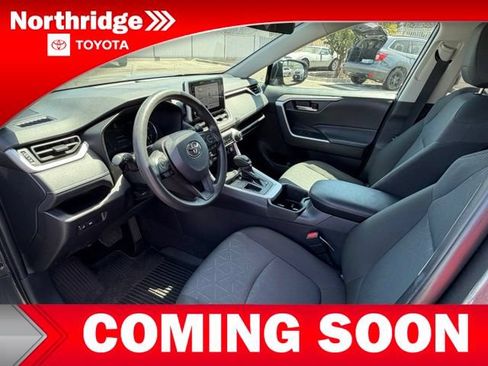 Used 2024 Toyota RAV4 XLE FWD image 5