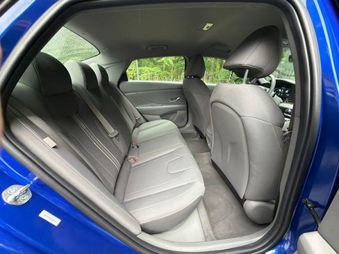 Certified 2025 Hyundai Elantra Sport FWD image 11