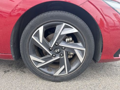 Used 2025 Hyundai Elantra SEL FWD image 4