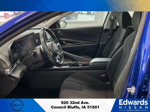Used 2023 Hyundai Elantra SEL w/ Convenience Package FWD image 20