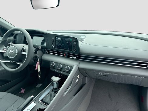 New 2026 Hyundai Elantra SE FWD image 21