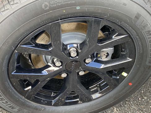 New 2026 Jeep Grand Cherokee Altitude image 5