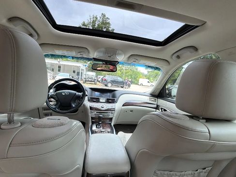 Used 2016 INFINITI Q70 L 3.7 w/ Deluxe Touring Package RWD image 21