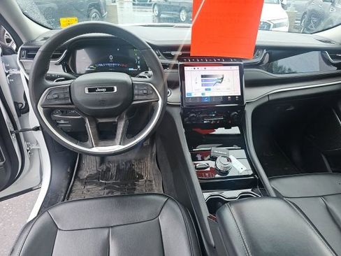 Used 2023 Jeep Grand Cherokee 4WD 4xe image 13