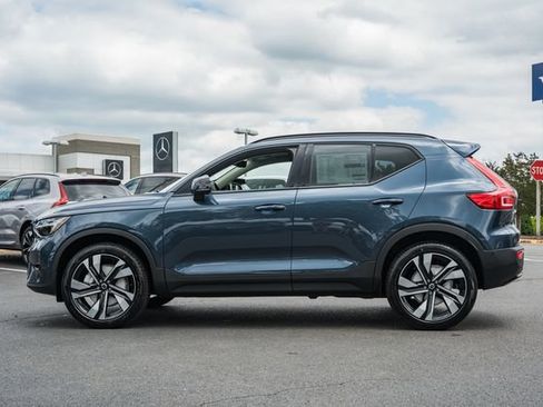 New 2026 Volvo XC40 B5 Plus w/ Climate Package AWD/4WD image 4