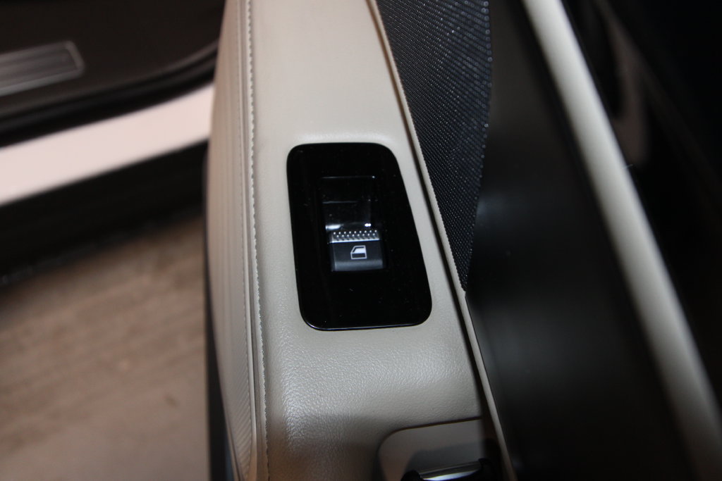 Used 2024 Lincoln Nautilus Premier AWD/4WD image 30