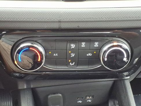 Used 2025 Chevrolet TrailBlazer LT image 12