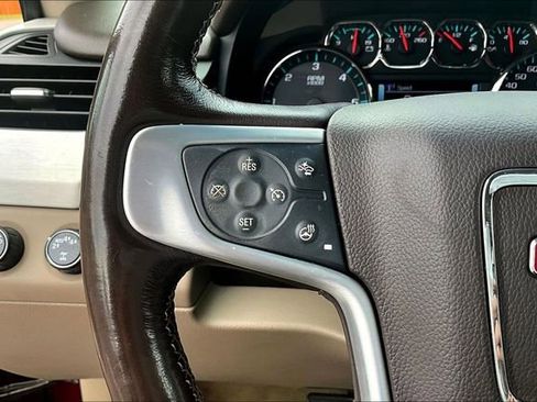 Used 2018 GMC Yukon SLT w/ Open Road Package AWD/4WD image 11