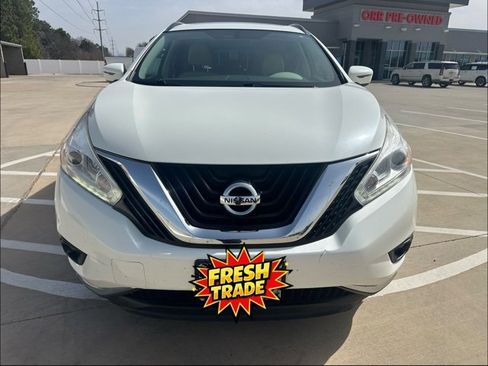 Used 2017 Nissan Murano SV w/ Premium Package image 2