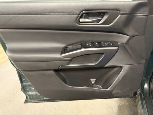 Used 2023 Nissan Pathfinder SL w/ SL Premium Package image 8