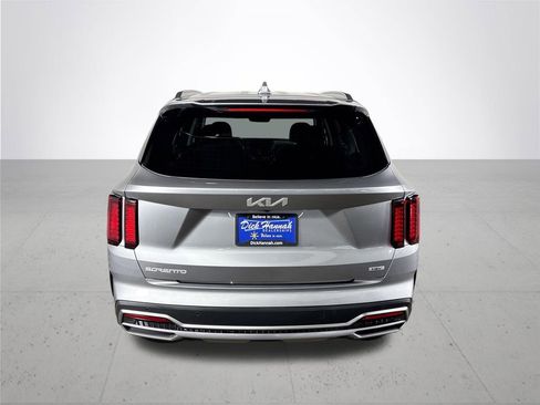 Certified 2023 Kia Sorento EX image 8