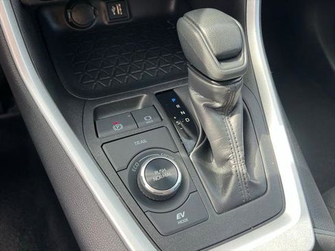 Certified 2025 Toyota RAV4 XLE AWD/4WD image 21