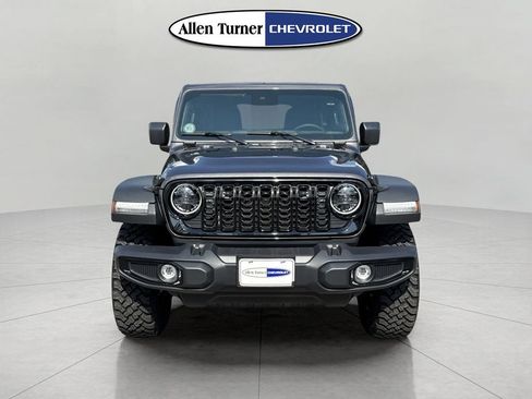 Used 2025 Jeep Wrangler Unlimited Sport AWD/4WD image 2