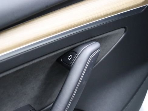 Used 2023 Tesla Model 3 Standard Range image 31