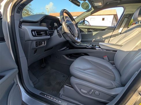 Used 2022 Lincoln Nautilus Reserve image 12