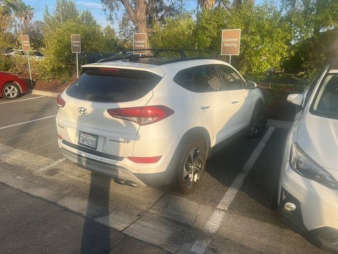 Used 2017 Hyundai Tucson Limited w/ Limited Ultimate Package 03 FWD image 5