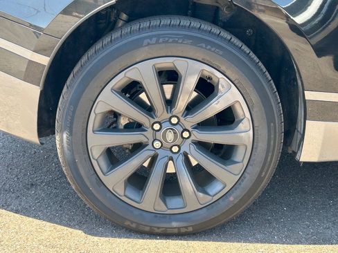 Used 2018 Land Rover Range Rover Velar R-Dynamic SE AWD/4WD image 11