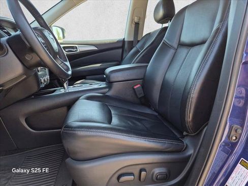 Used 2020 Nissan Pathfinder SL FWD image 16