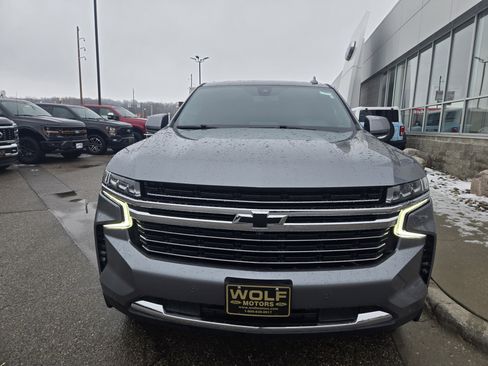 Used 2021 Chevrolet Suburban LT w/ LT Signature Package image 4