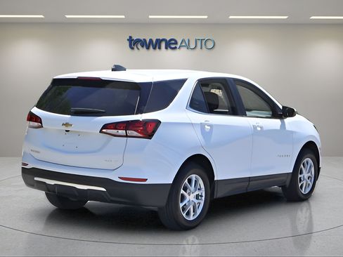 Used 2024 Chevrolet Equinox LT w/ LPO, Floor Liner Package AWD/4WD image 5