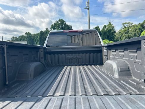 Used 2023 GMC Sierra 1500 SLT w/ SLT Premium Package AWD/4WD image 19