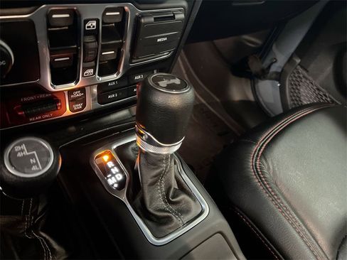 Used 2024 Jeep Wrangler Unlimited Rubicon w/ XTREMEE 35" Tire Package image 16