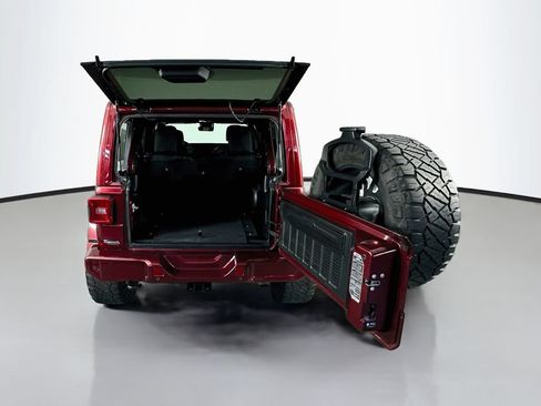 Used 2021 Jeep Wrangler Unlimited Sahara AWD/4WD image 29