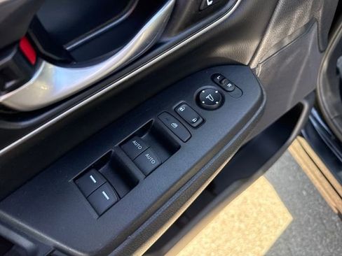 Used 2020 Honda CR-V Touring image 10