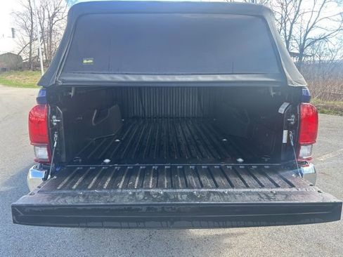 Used 2022 Toyota Tacoma SR image 8