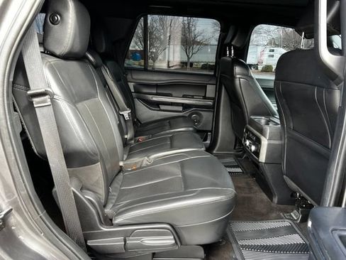 Used 2020 Ford Expedition XLT w/ Equipment Group 202A RWD image 16